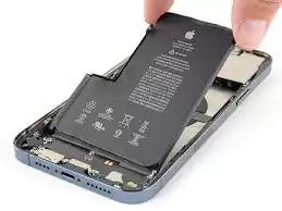 Thay pin tại cửa hàng Cường Mobile